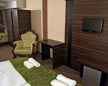 Green Hotel בודפשט 4*,