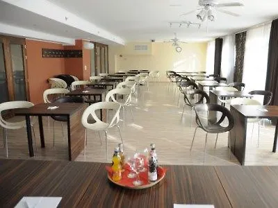 Green Hotel בודפשט 4*,