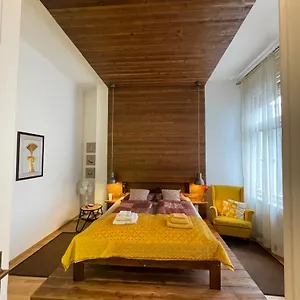 Amber Pearl 2 And 2 Bathrooms At Kalvin Square Apartment