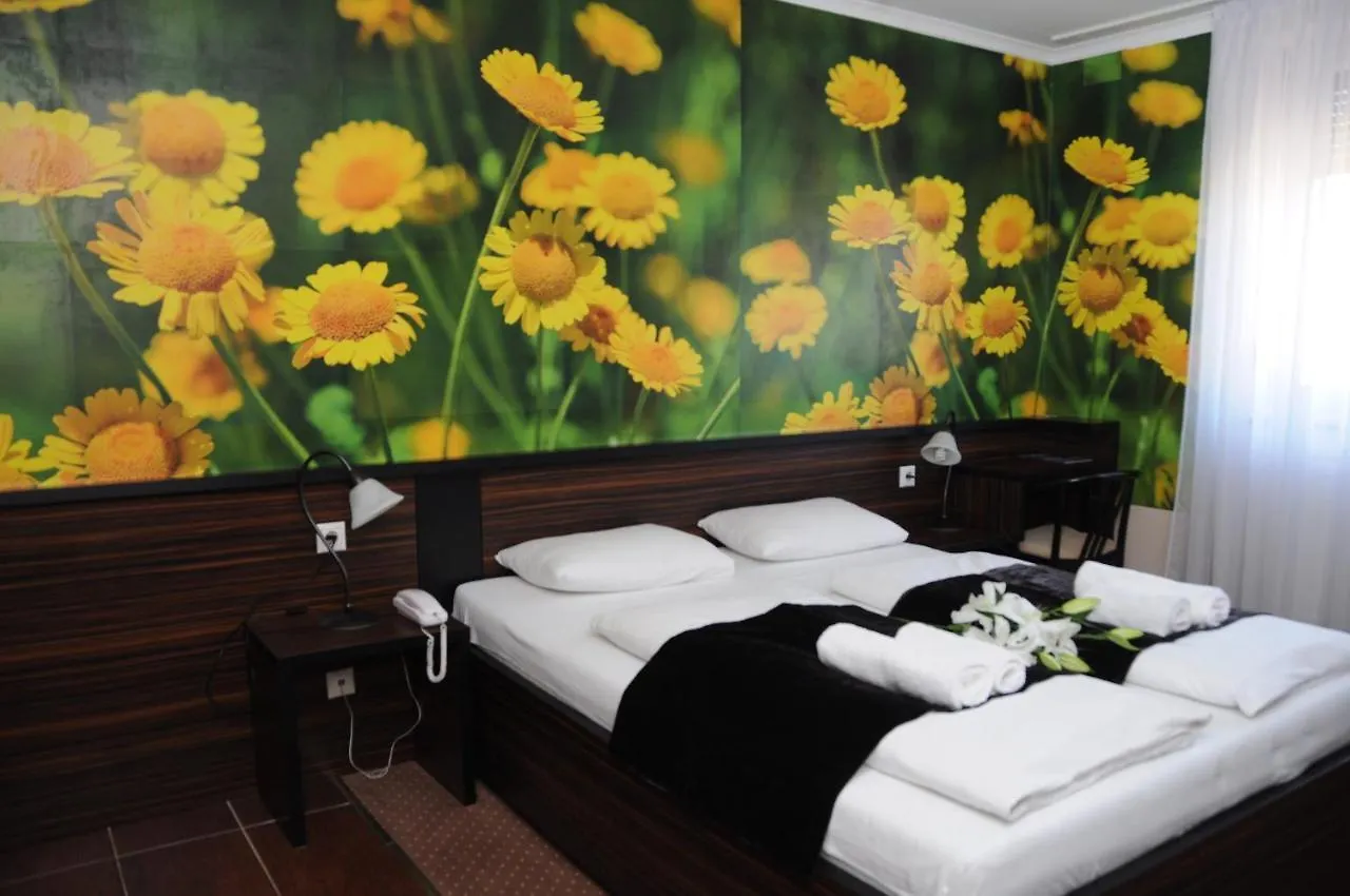 Green Hotel Budapest 4*,  Hungary